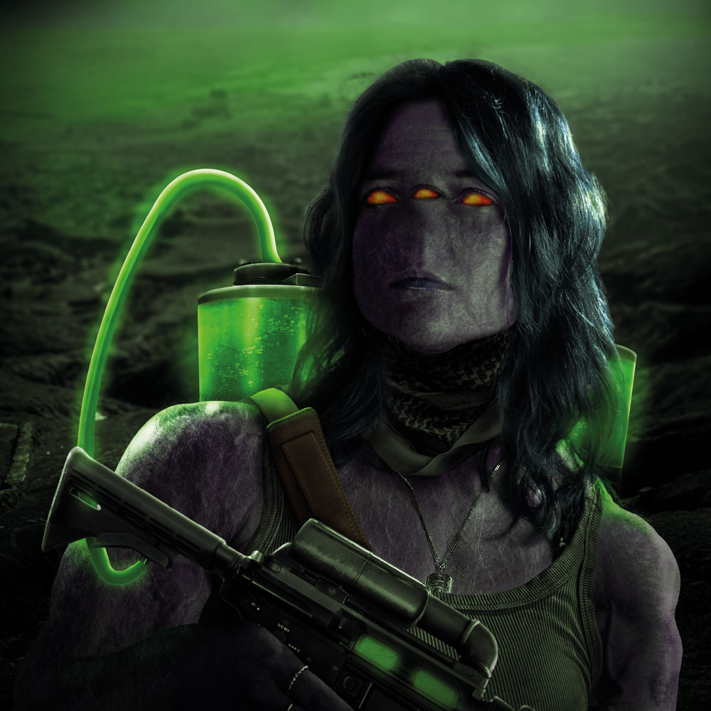 Composing-Portrait-Cover mit einer lila Alien-Dame, die drei rote Augen hat und eine Waffe trägt. Auf ihrem Rücken befindet sich ein Rucksack mit einem Säuretank.