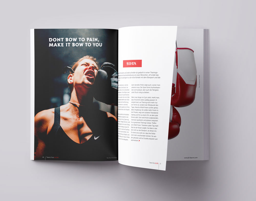 Ein Dppelseiten Magazin Mockup, mit dem Begin der Startseite zum Boxen und man. Es wird geblättert, wo durch man die Box Werbung auf der anderen Seite sieht.