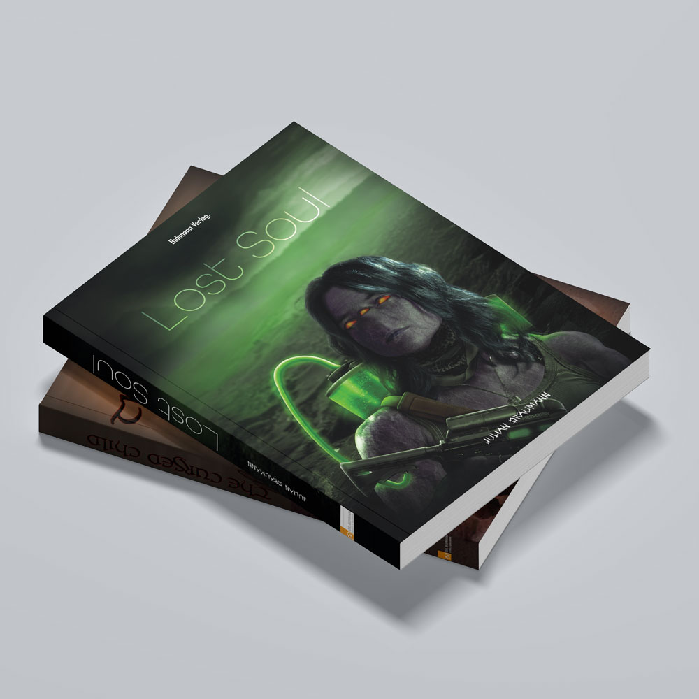 Zwei Bücher mit dem Cover nach vorne gestapelt.